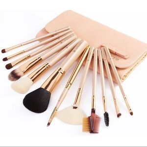 NEW-12PCS Premium Quality Makeup Brush set with Case